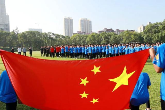 本人28岁，但样子显老像30多岁，该怎么办？游戏画面